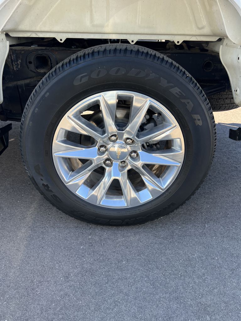 Photo 21 of this CHEVROLET SILVERADO