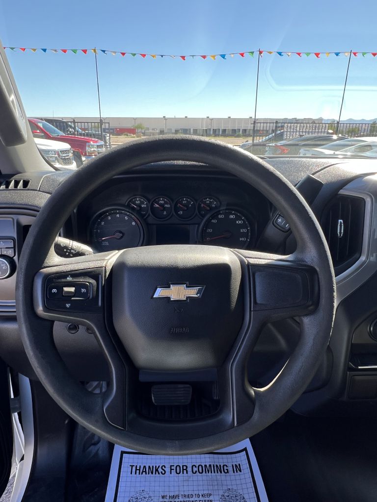 Photo 18 of this CHEVROLET SILVERADO