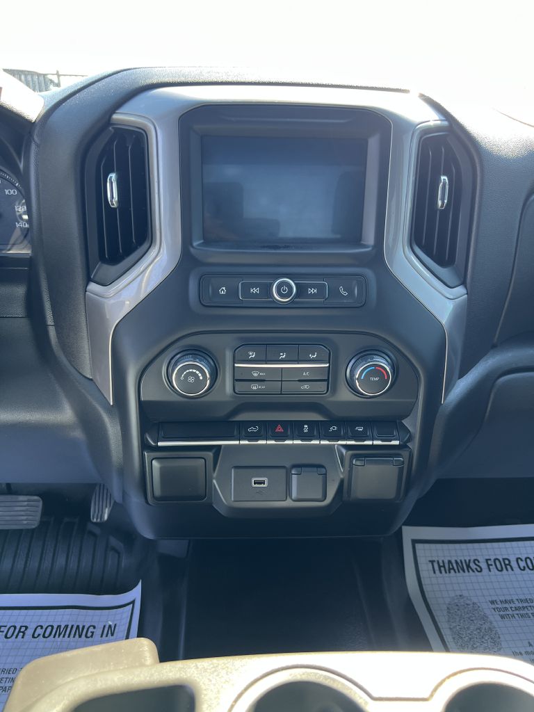 Photo 19 of this CHEVROLET SILVERADO