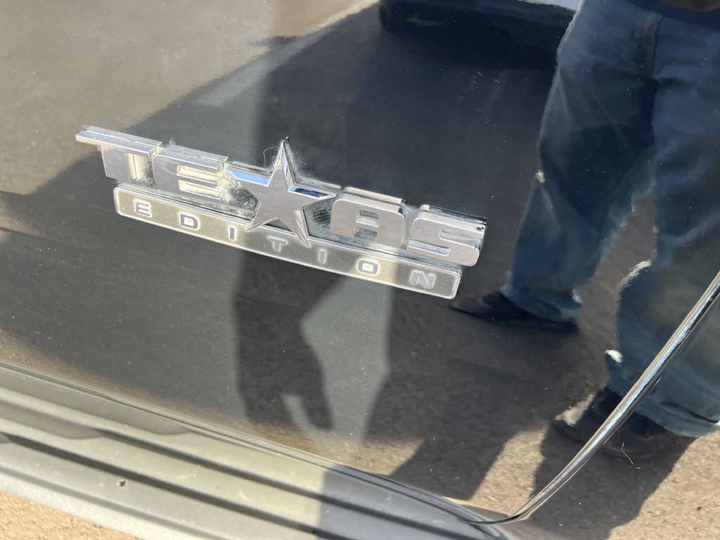 Photo 20 of this CHEVROLET TAHOE