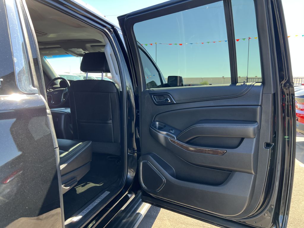 Photo 16 of this CHEVROLET SUBURBAN