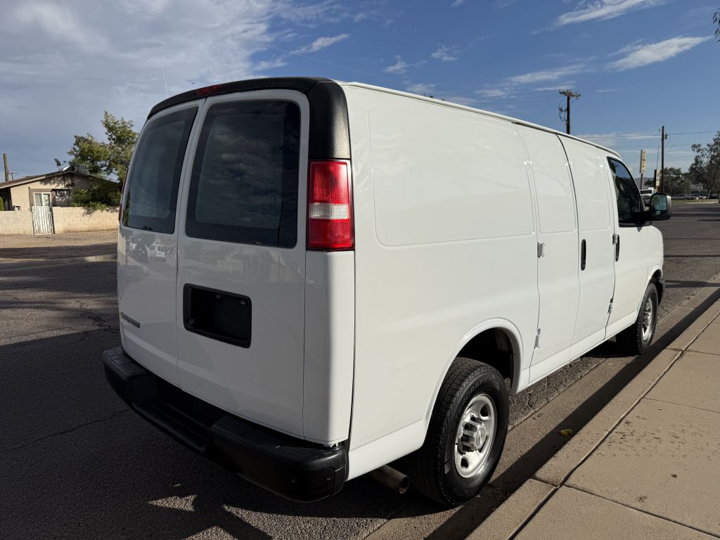 Photo 4 of this CHEVROLET EXPRESS G2500