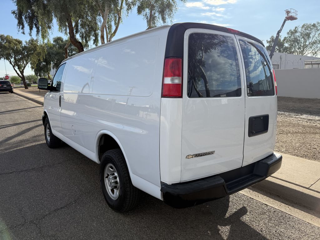 Photo 6 of this CHEVROLET EXPRESS G2500