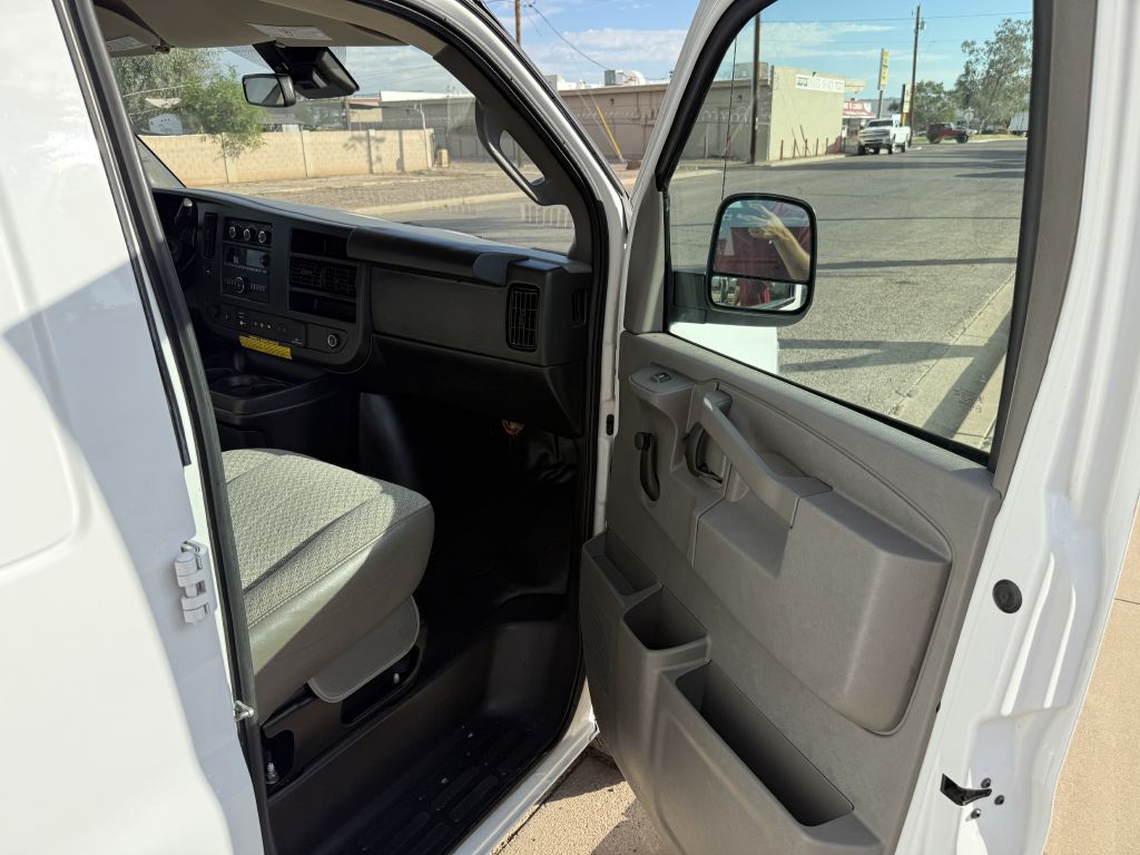 Photo 11 of this CHEVROLET EXPRESS G2500