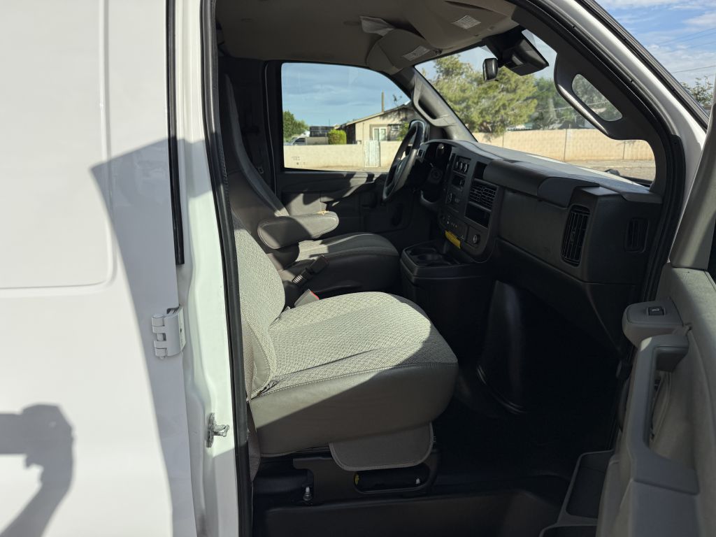 Photo 12 of this CHEVROLET EXPRESS G2500