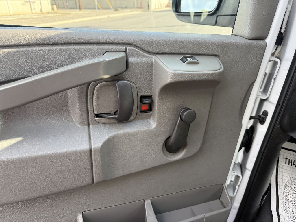 Photo 14 of this CHEVROLET EXPRESS G2500