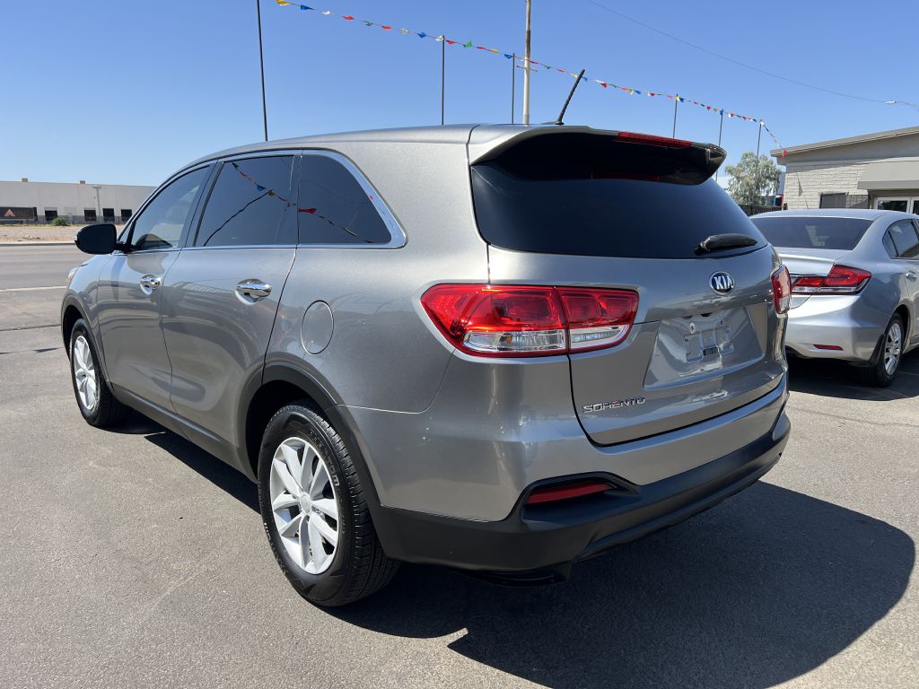 Photo 8 of this KIA SORENTO