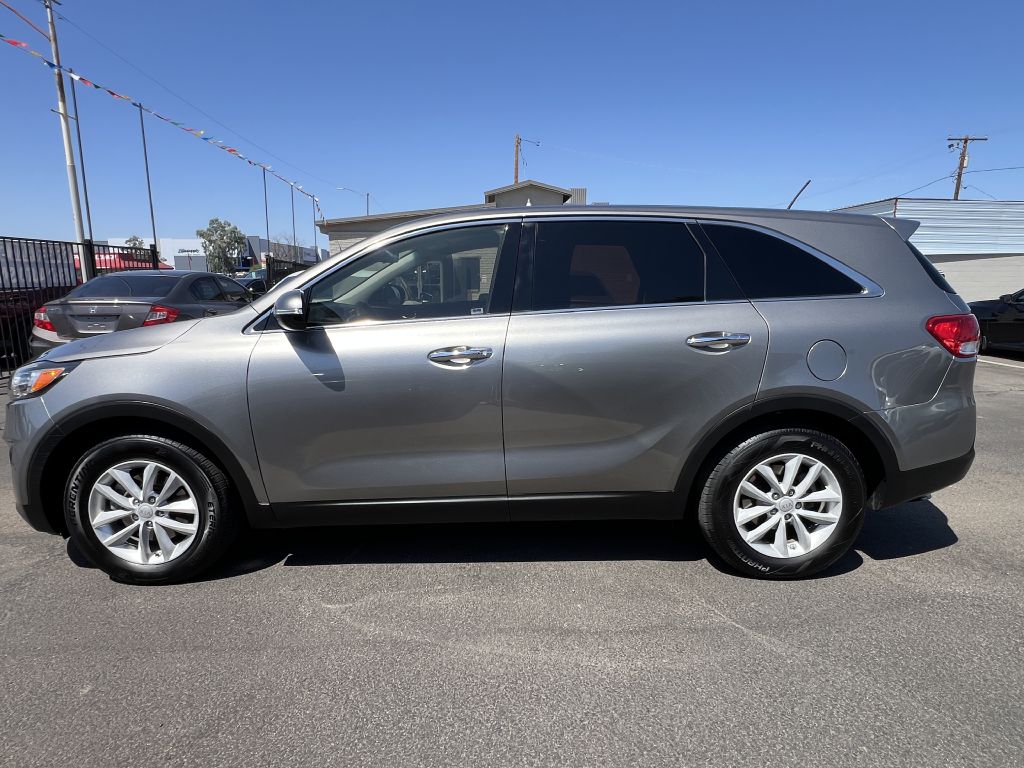 Photo 14 of this KIA SORENTO