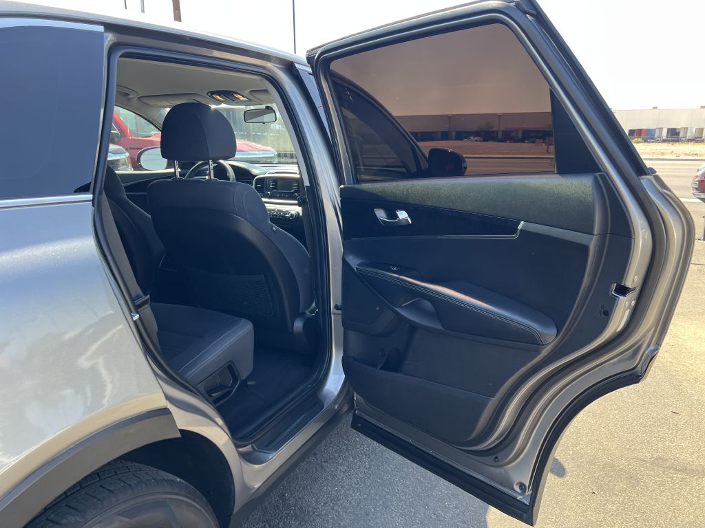 Photo 15 of this KIA SORENTO