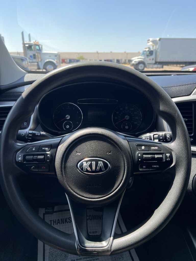Photo 22 of this KIA SORENTO