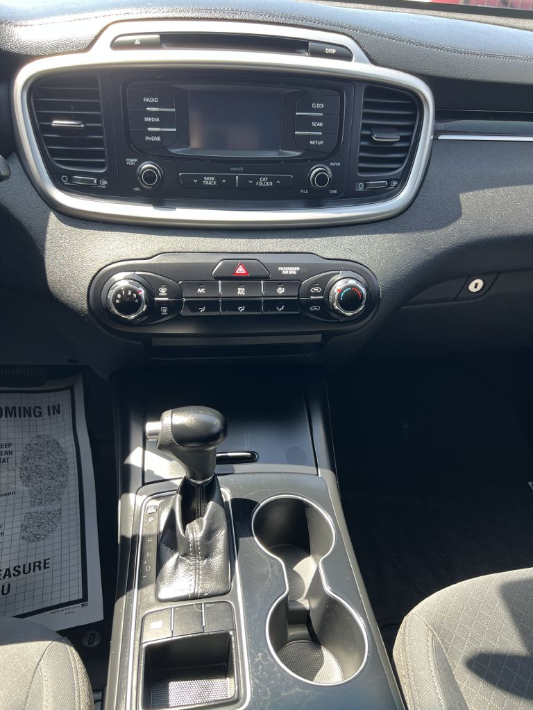 Photo 23 of this KIA SORENTO