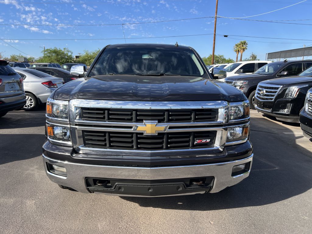 Photo 2 of this CHEVROLET SILVERADO