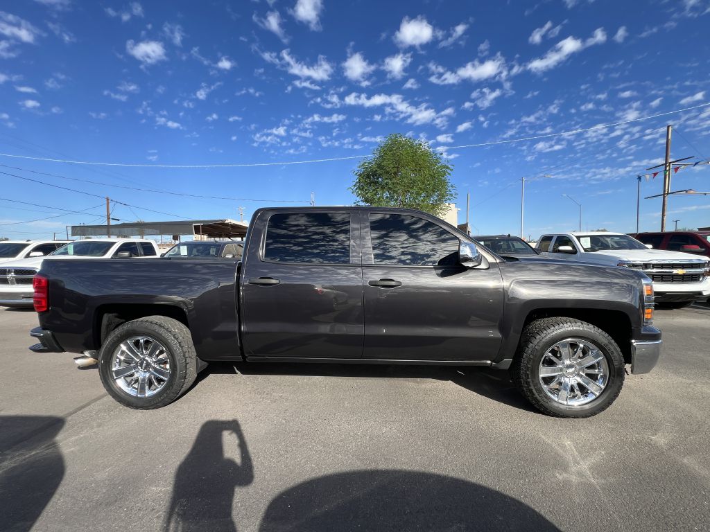 Photo 4 of this CHEVROLET SILVERADO