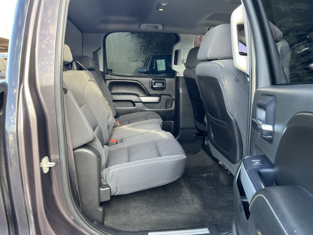 Photo 14 of this CHEVROLET SILVERADO