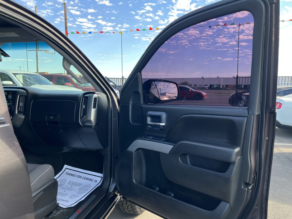 Photo 15 of this CHEVROLET SILVERADO