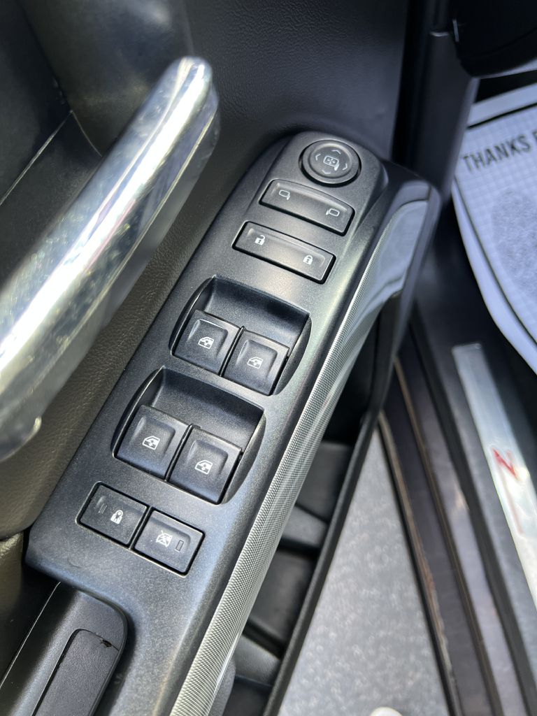 Photo 17 of this CHEVROLET SILVERADO