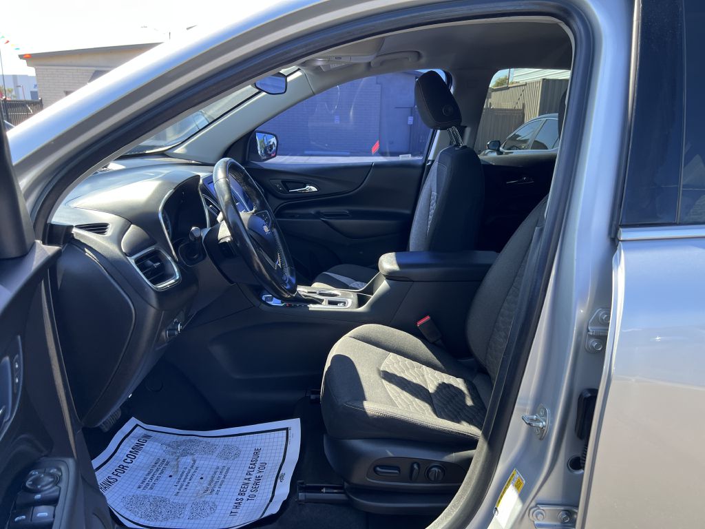 Photo 10 of this CHEVROLET EQUINOX