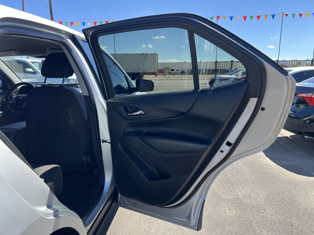 Photo 14 of this CHEVROLET EQUINOX