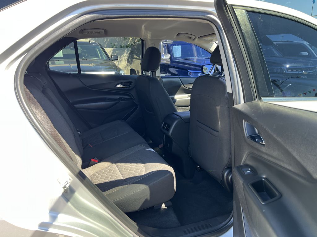 Photo 15 of this CHEVROLET EQUINOX