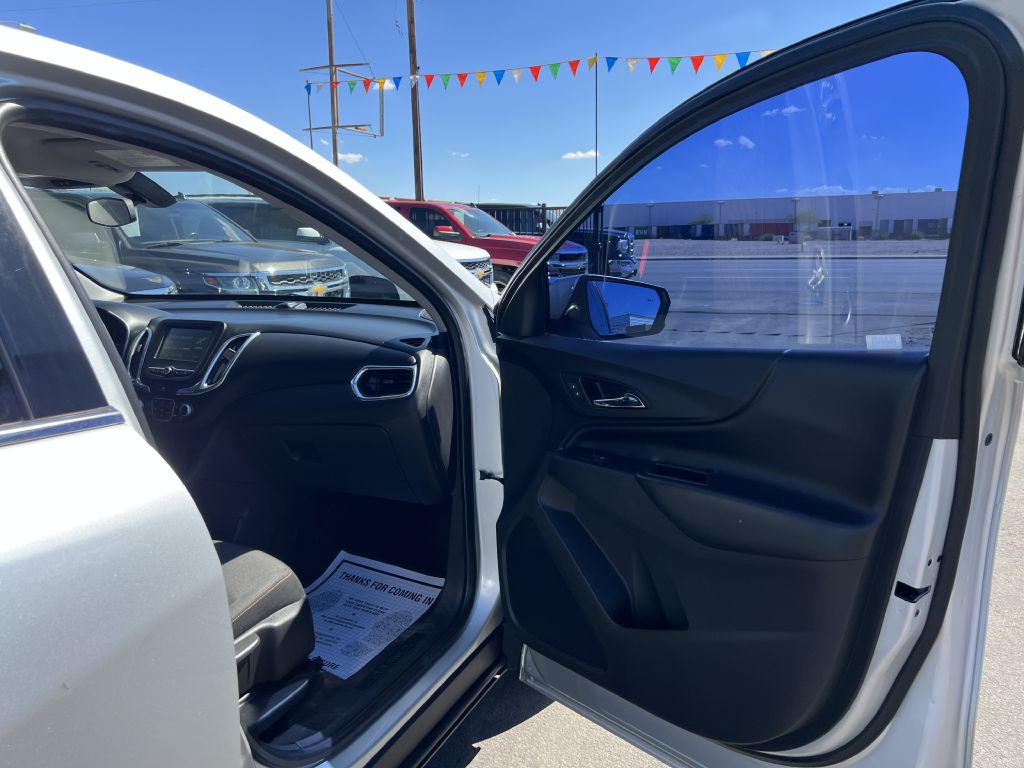 Photo 16 of this CHEVROLET EQUINOX