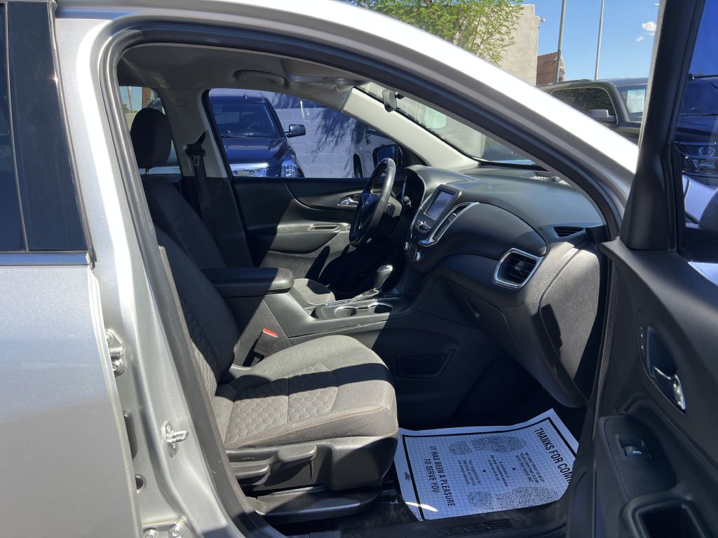 Photo 17 of this CHEVROLET EQUINOX