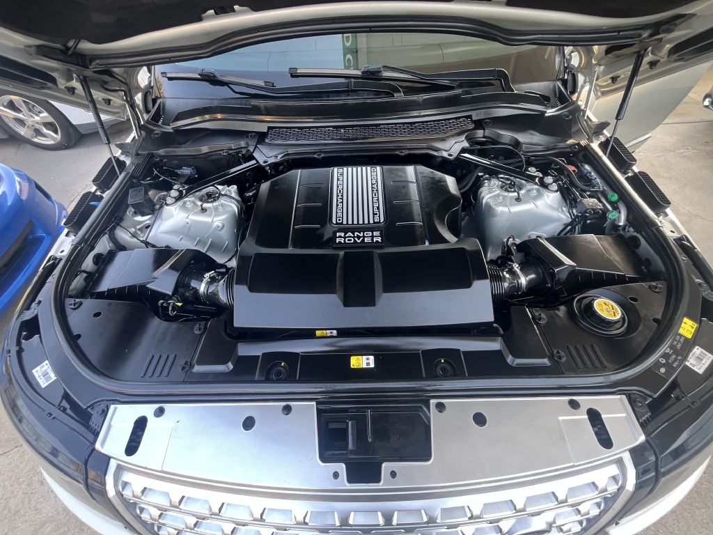 Photo 5 of this LAND ROVER RANGE ROVER