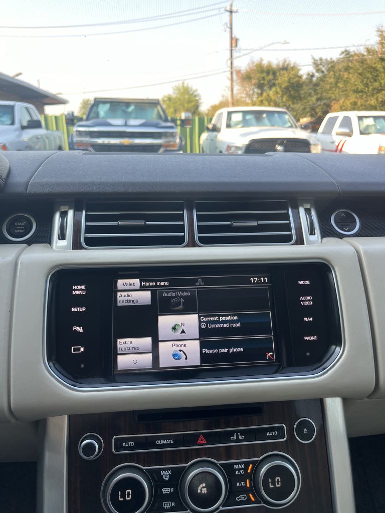 Photo 11 of this LAND ROVER RANGE ROVER