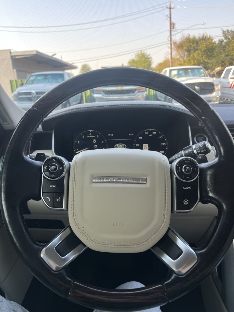 Photo 6 of this LAND ROVER RANGE ROVER