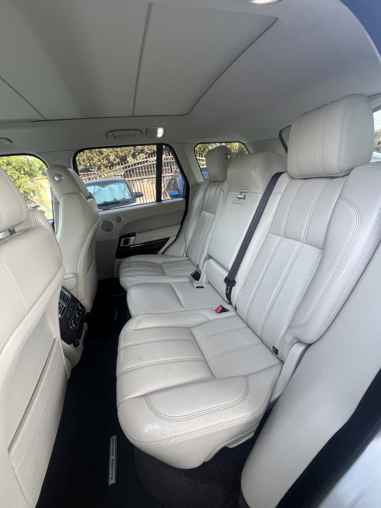 Photo 13 of this LAND ROVER RANGE ROVER