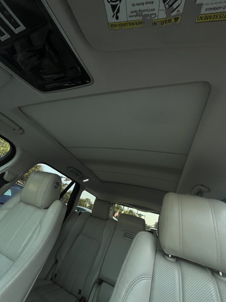 Photo 18 of this LAND ROVER RANGE ROVER