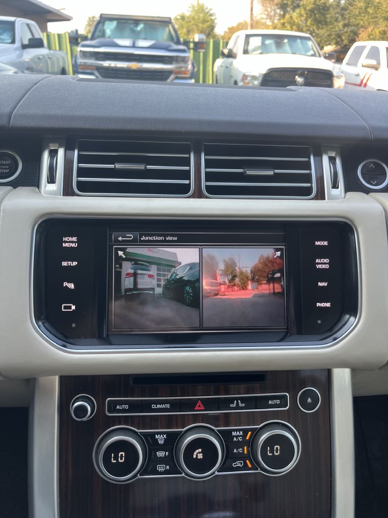 Photo 24 of this LAND ROVER RANGE ROVER
