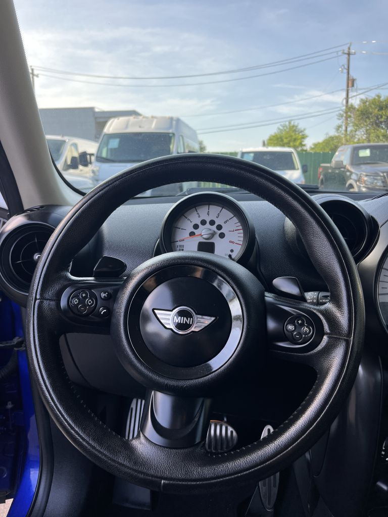 Photo 7 of this MINI COOPER
