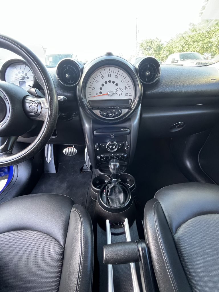 Photo 12 of this MINI COOPER