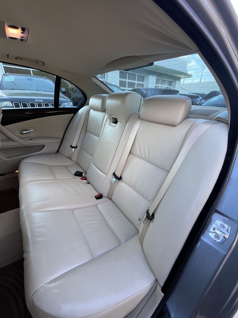 Photo 16 of this BMW 535