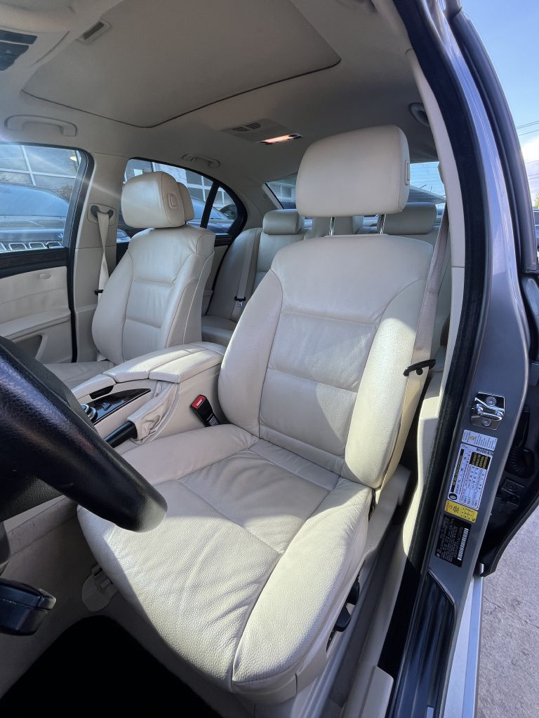 Photo 12 of this BMW 535