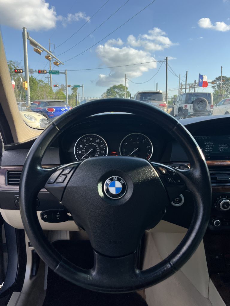 Photo 23 of this BMW 535