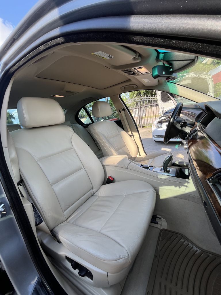 Photo 34 of this BMW 535