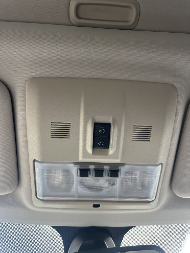 Photo 21 of this LAND ROVER RANGE ROVER SPO