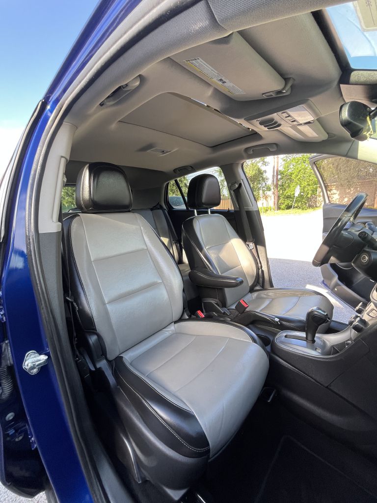 Photo 8 of this CHEVROLET TRAX