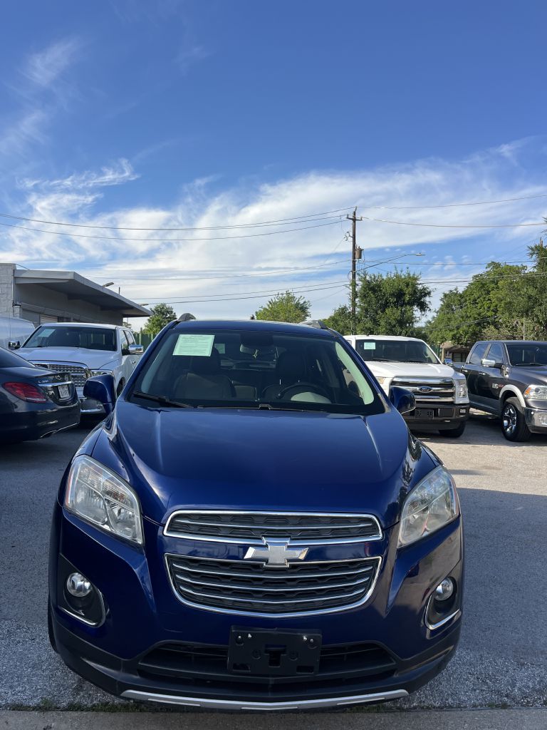 Photo 2 of this CHEVROLET TRAX