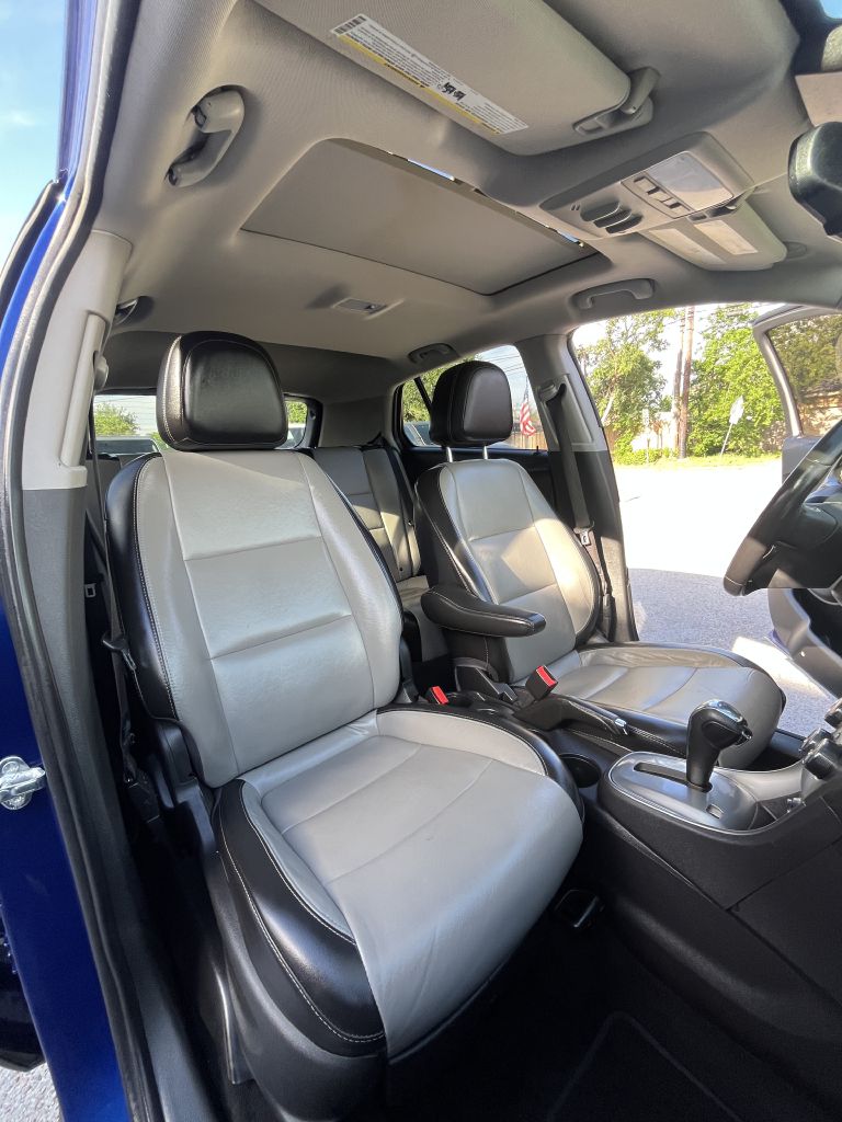 Photo 36 of this CHEVROLET TRAX