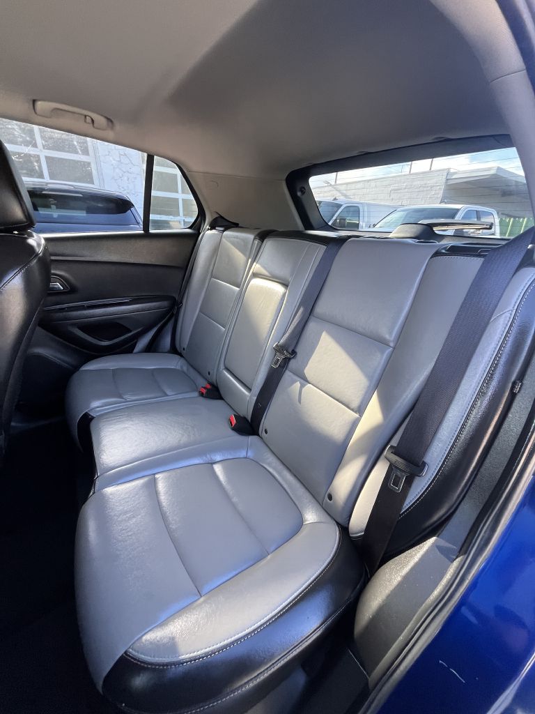 Photo 37 of this CHEVROLET TRAX