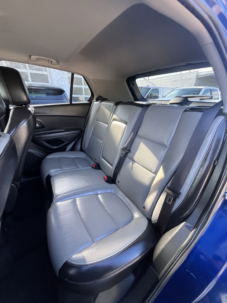 Photo 38 of this CHEVROLET TRAX