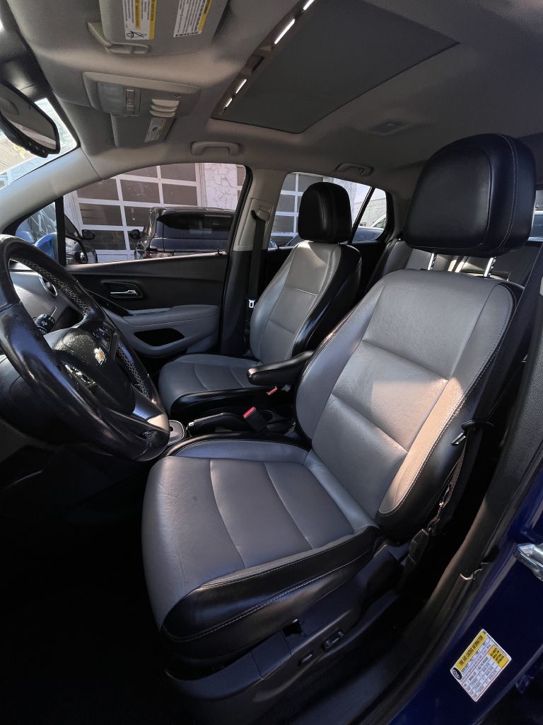 Photo 39 of this CHEVROLET TRAX