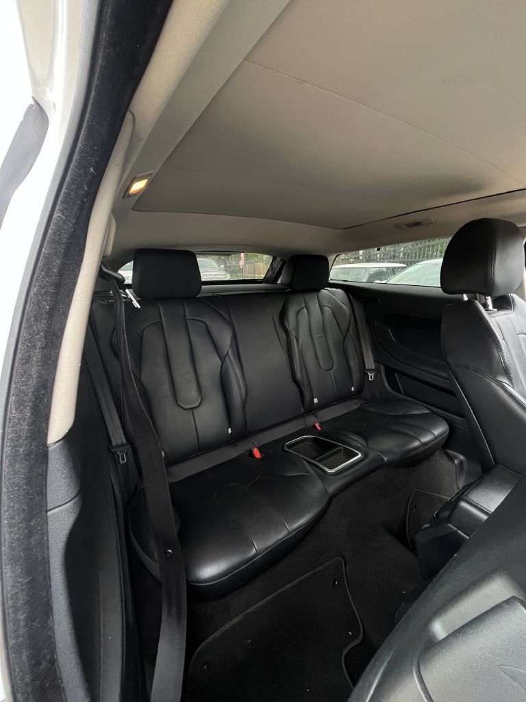 Photo 7 of this LAND ROVER RANGE ROVER EVO