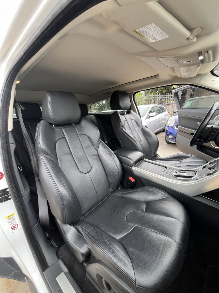 Photo 8 of this LAND ROVER RANGE ROVER EVO