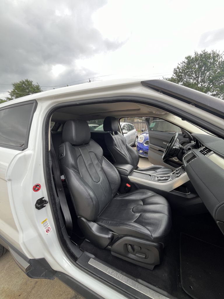 Photo 28 of this LAND ROVER RANGE ROVER EVO
