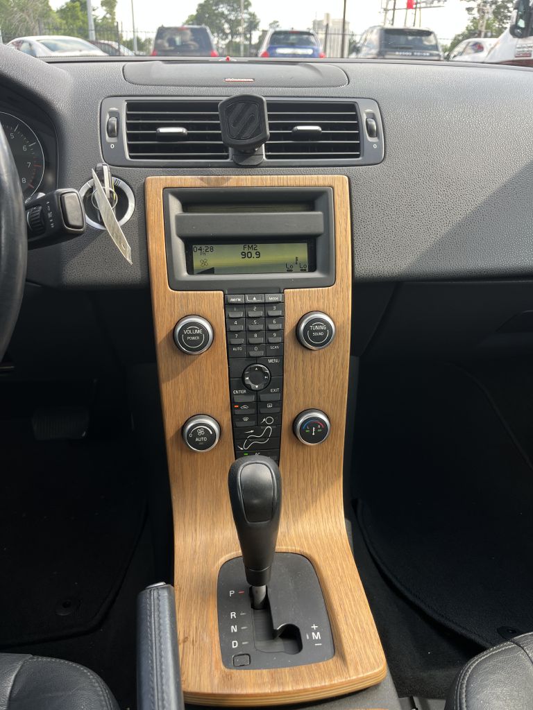 Photo 6 of this VOLVO C70