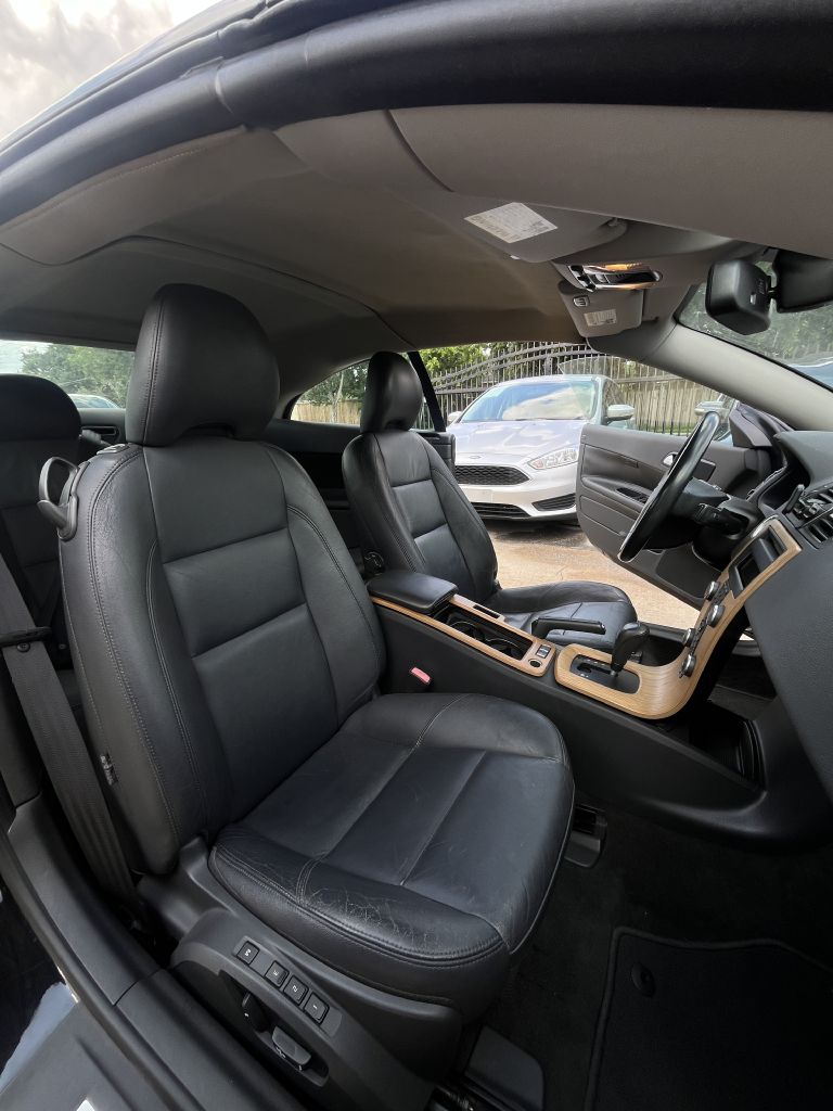 Photo 11 of this VOLVO C70