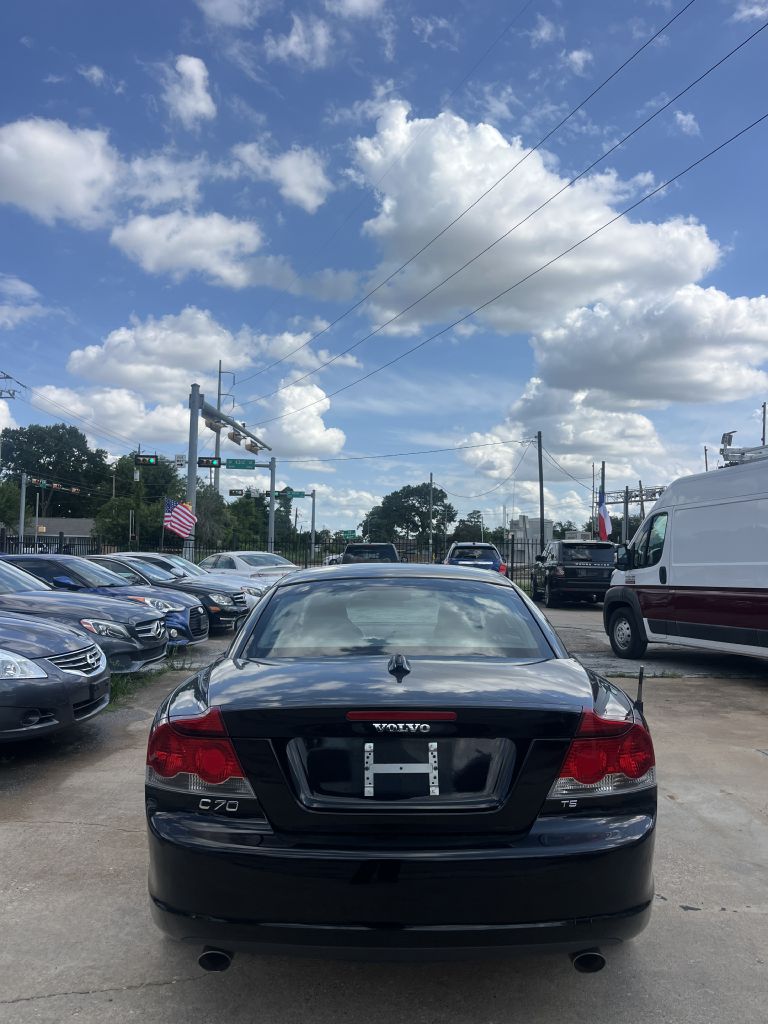 Photo 26 of this VOLVO C70